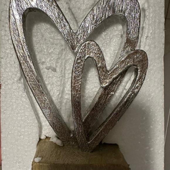 Modern Farmhouse Decor Resin Heart Sculpture Home Love Statue - Picture 8 of 9